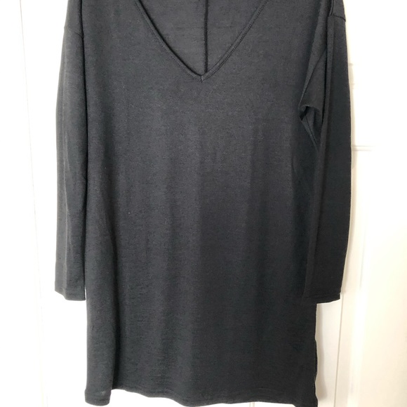 Black V-Neck Dress - Picture 6 of 6